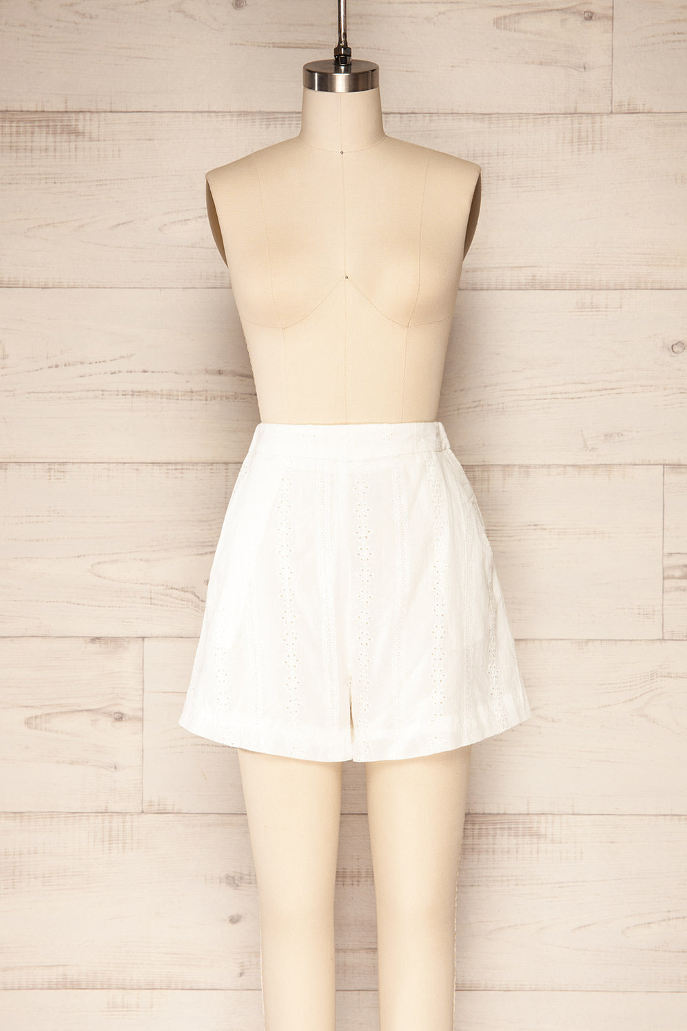 Khori White High-Waisted Embroidered Shorts | La petite garçonne front view