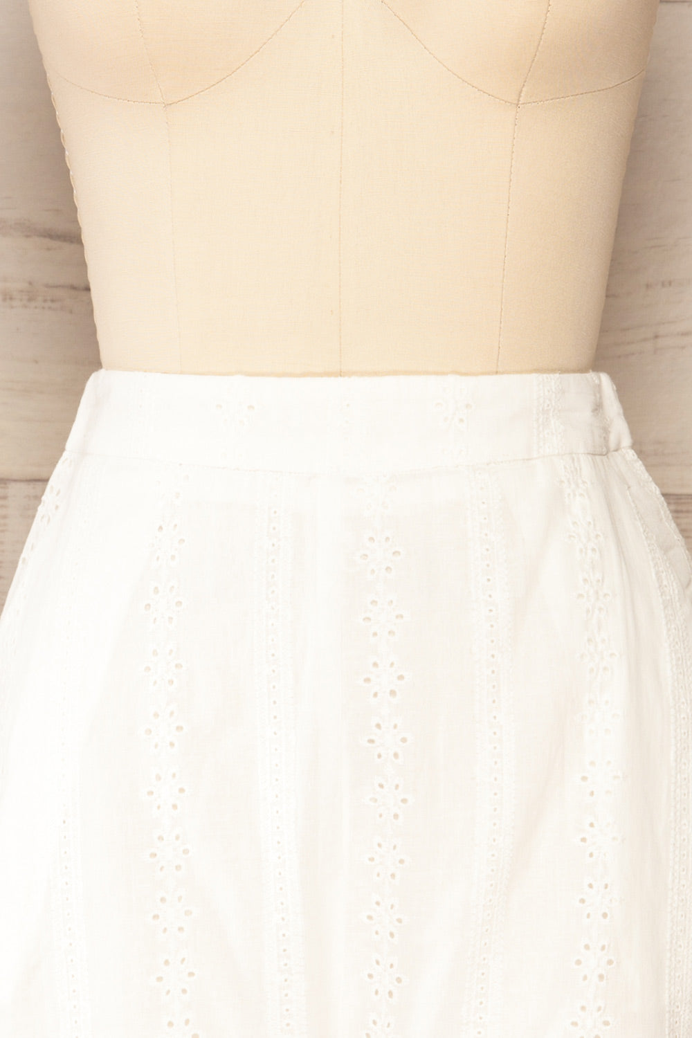 Khori White High-Waisted Embroidered Shorts | La petite garçonne front close-up