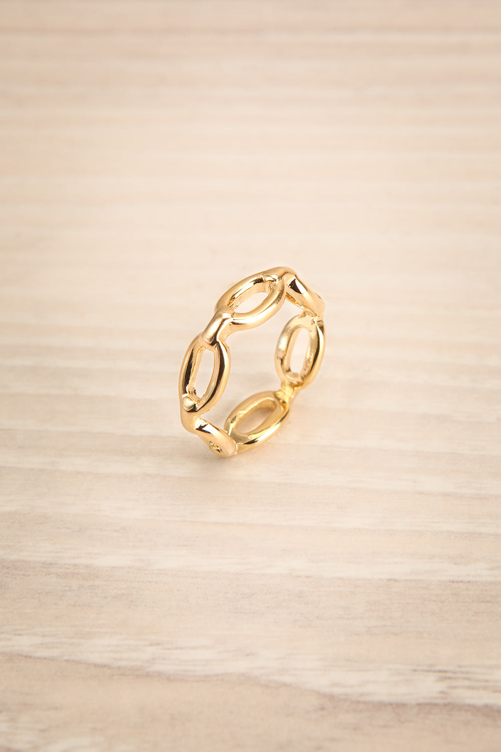 Kietrz Or Fine Chain Links Textured Golden Ring | La Petite Garçonne
