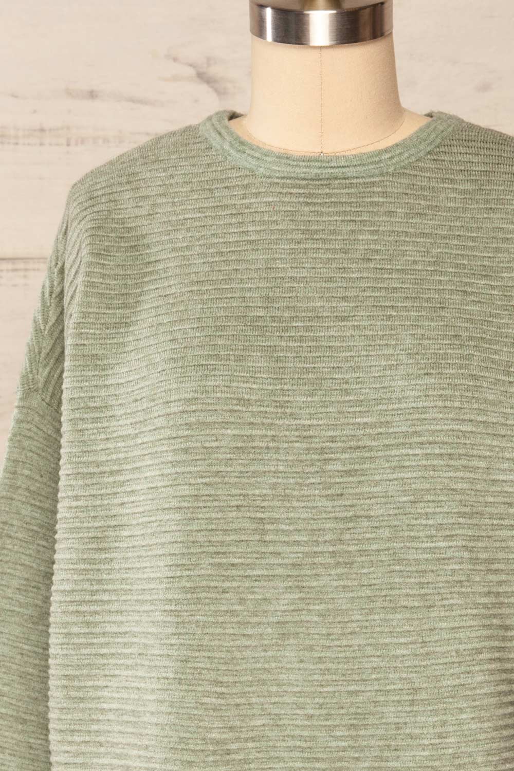 Knares Sage Cropped Ribbed Sweater | La petite garçonne front close up