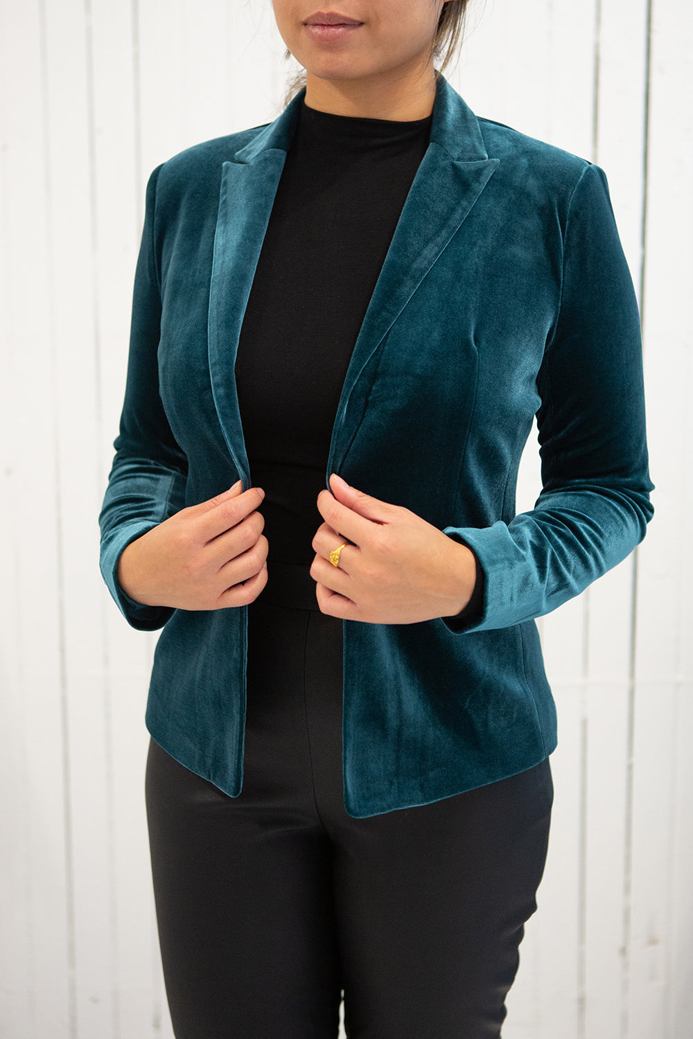 Kolding Silver Velvet Tailored Blazer | La petite garçonne