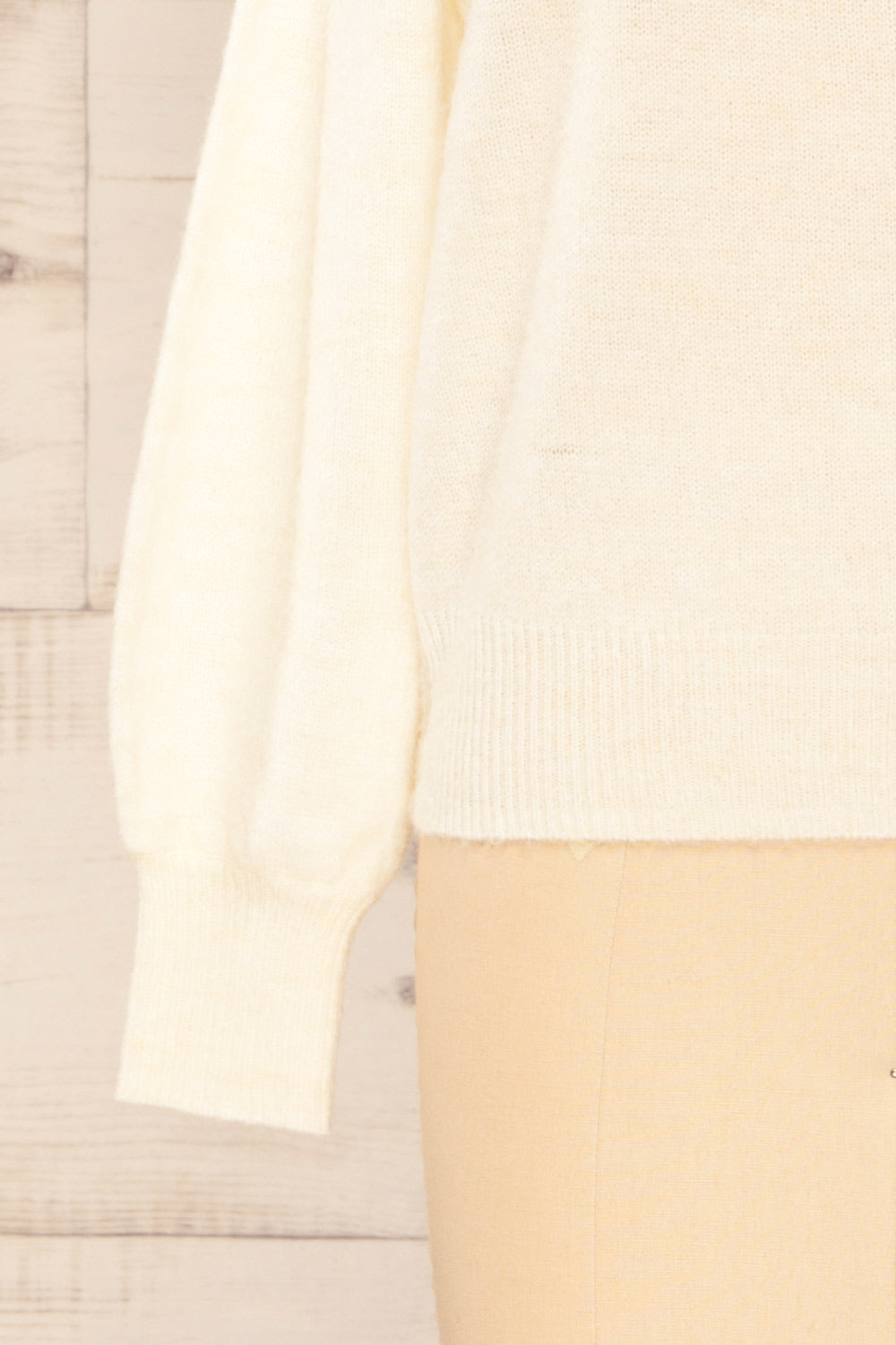 Konin Ivory Boat Neck Off-Shoulder Top | La petite garçonne sleeve