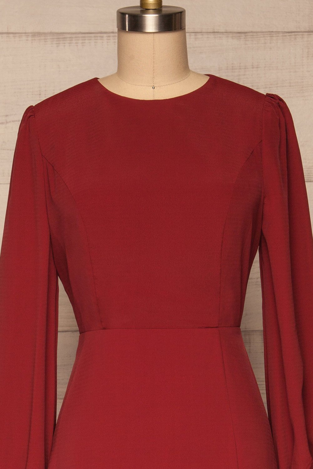 Krzywin Burgundy Dress | Robe Bourgogne front close up | La Petite Garçonne