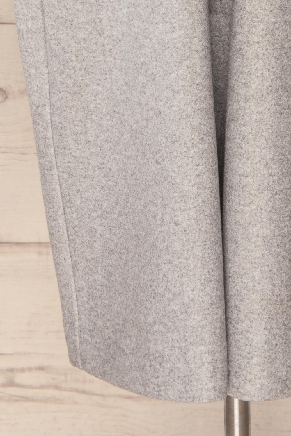 Krzyz Grey Open Felt Coat with Belt | La petite garçonne bottom