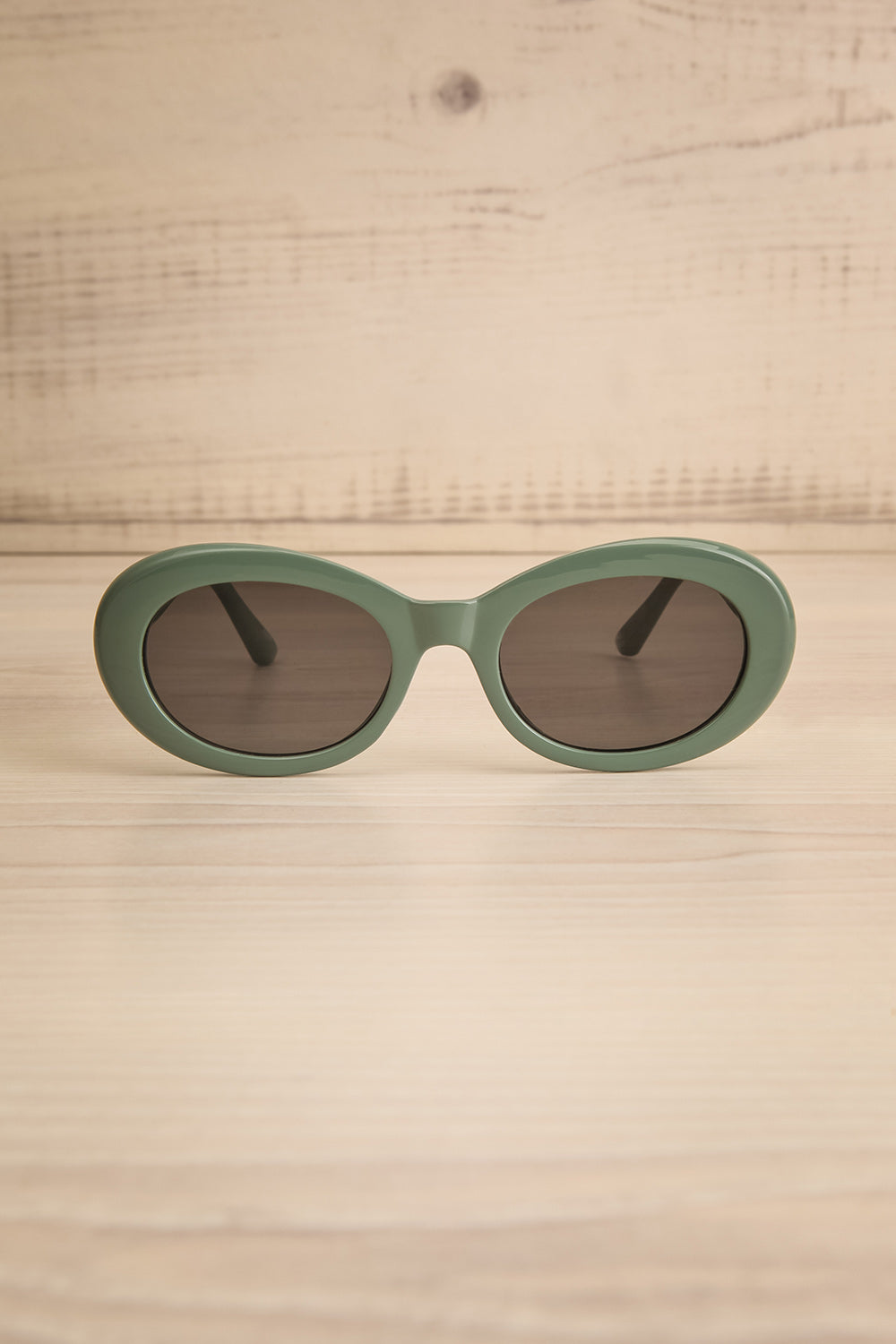 Laskati Green Oval Sunglasses | La petite garçonne front view