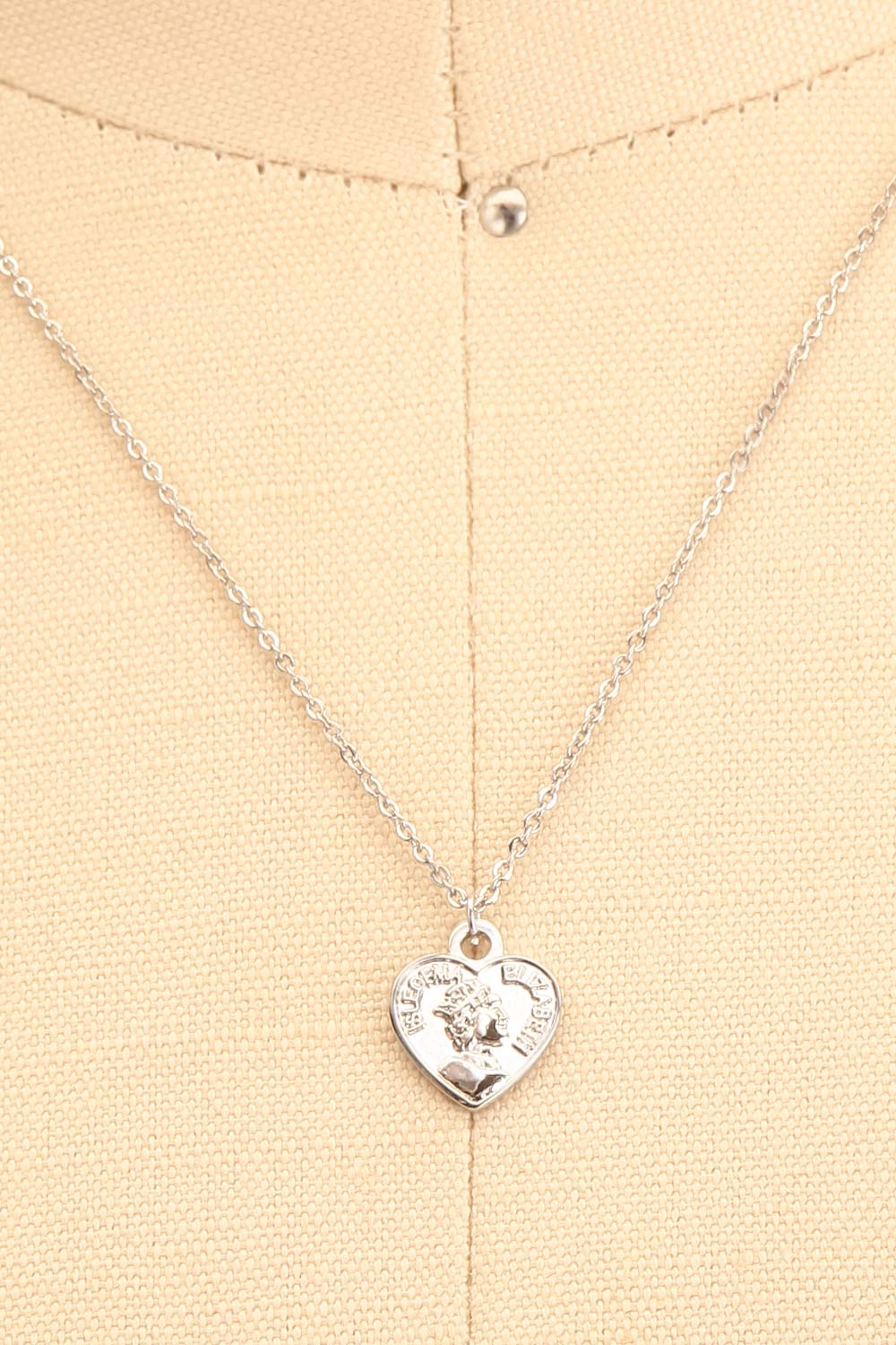 Latty Silver Heart Pendant Necklace | La petite garçonne close-up