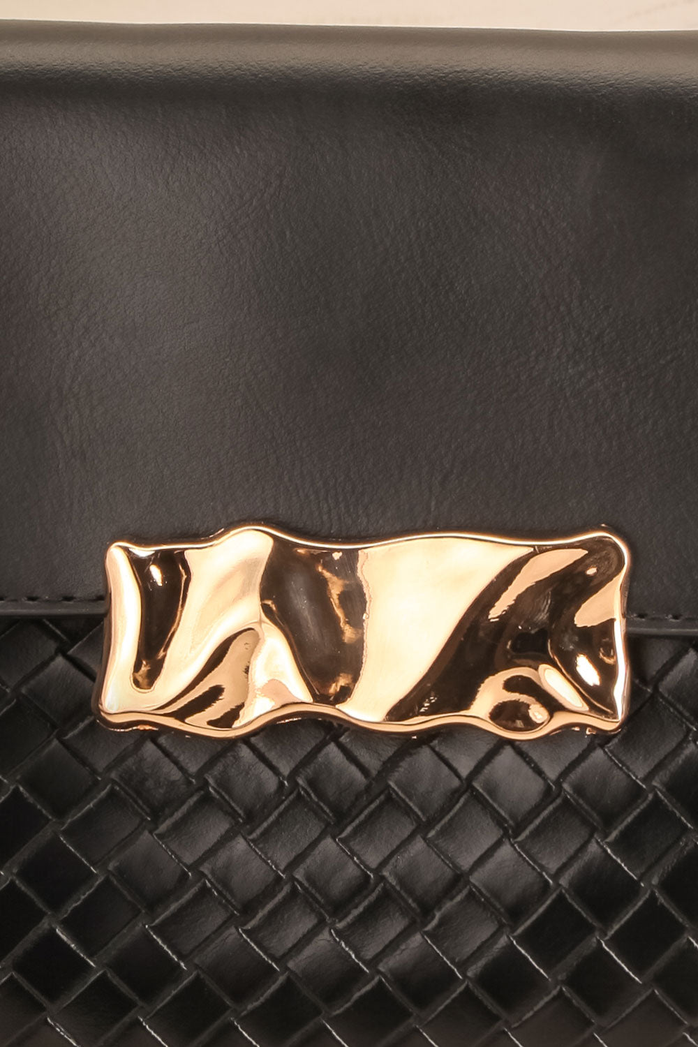 Lawrence Black Woven Texture Handbag | La petite garçonne front close-up