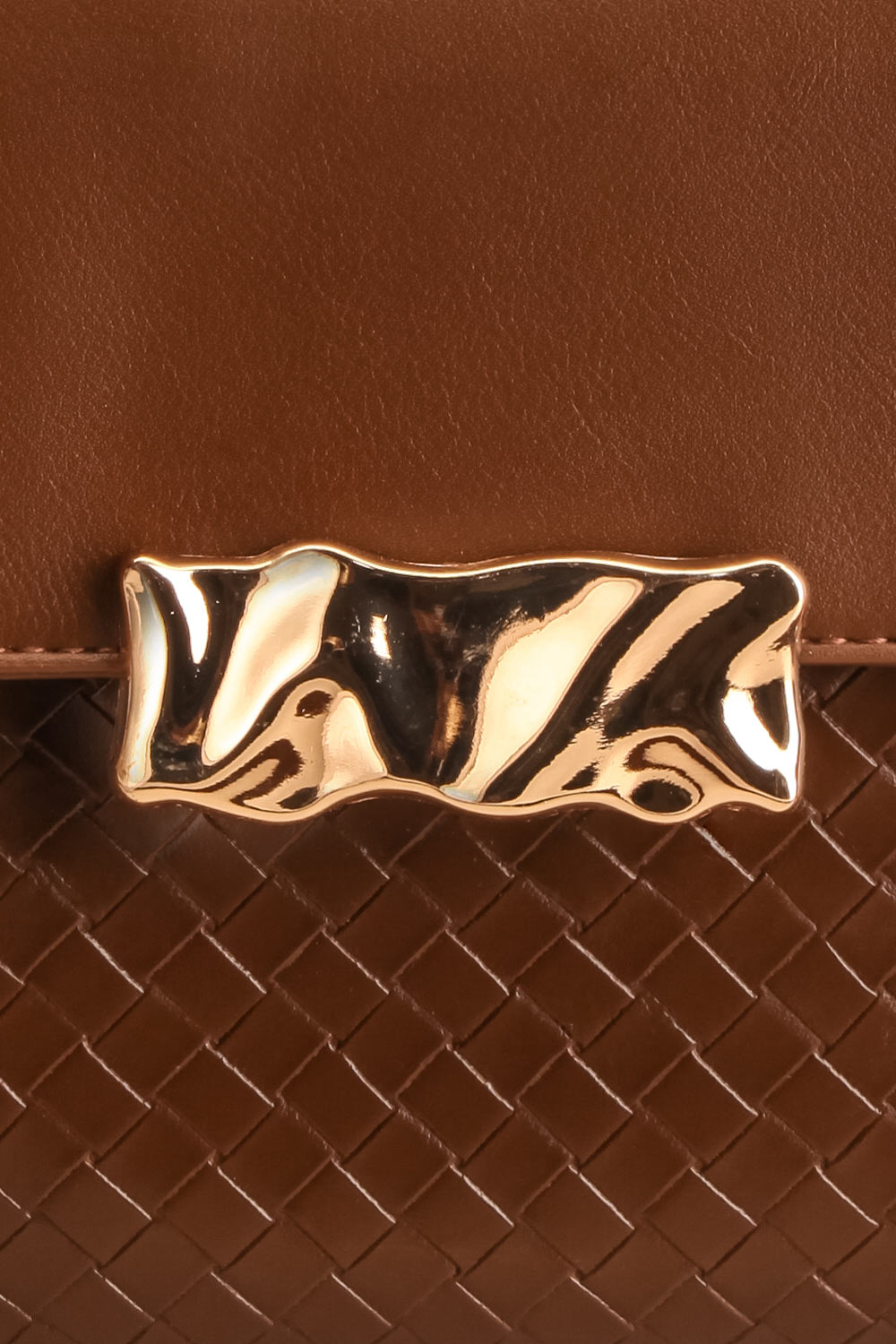 Lawrence Brown Woven Texture Handbag | La petite garçonne front close-up