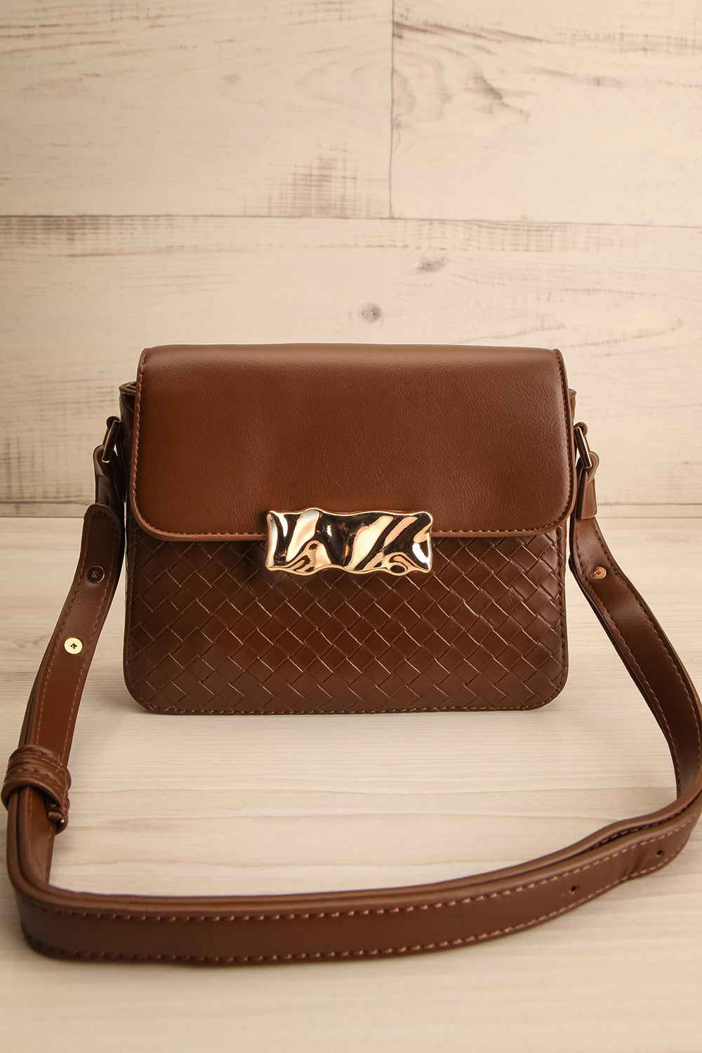 Lawrence Brown Woven Texture Handbag | La petite garçonne front view