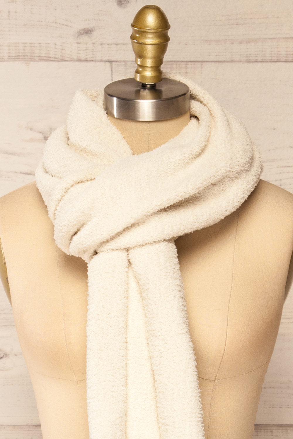 Le Chasseur Ivory Oversized Fluffy Fringed Scarf | La petite garçonne side
