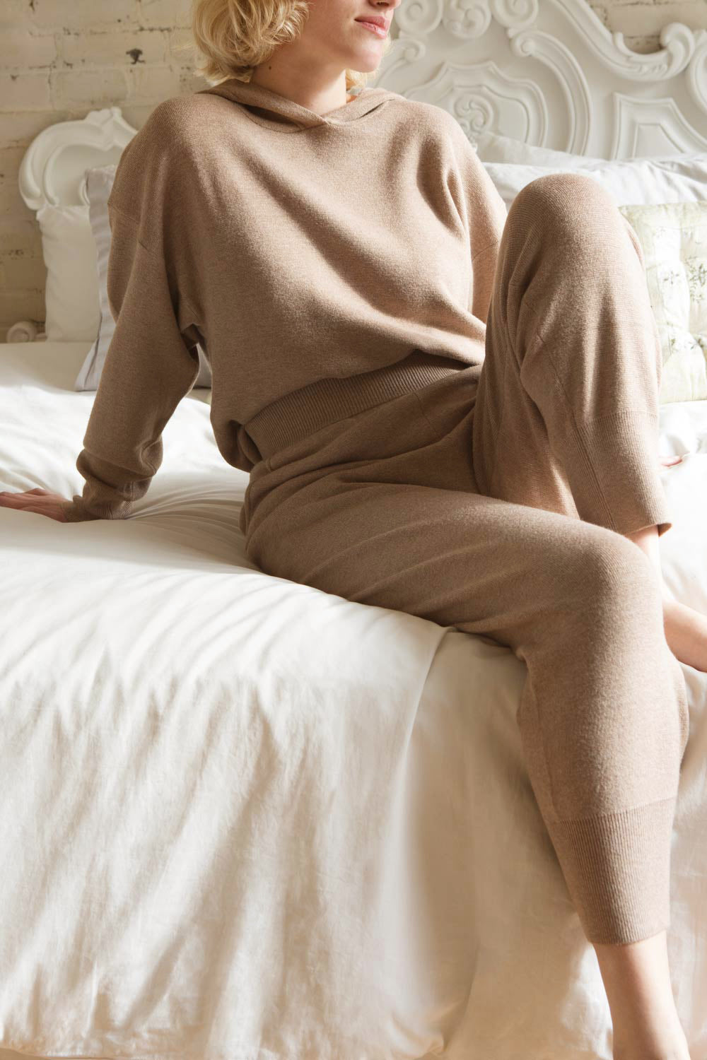 Ostrow Taupe Knitted Joggers w/ Pockets | La petite garçonne