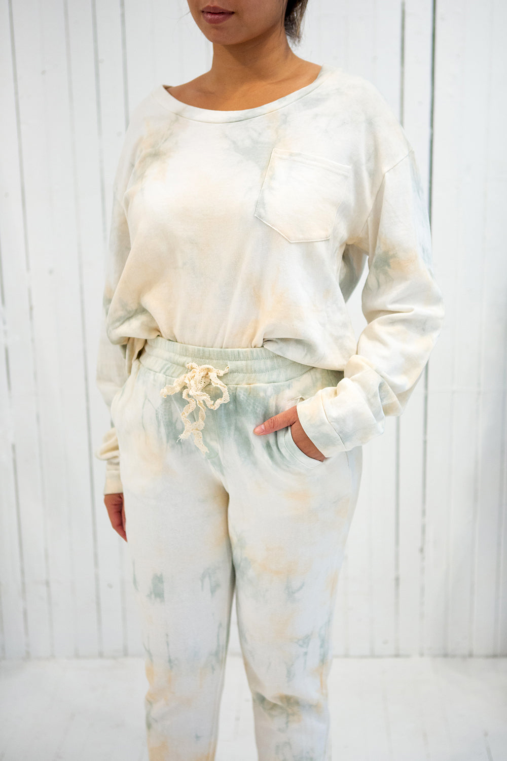 Leiria White Tie Dye Pocket Sweater | La petite garçonne