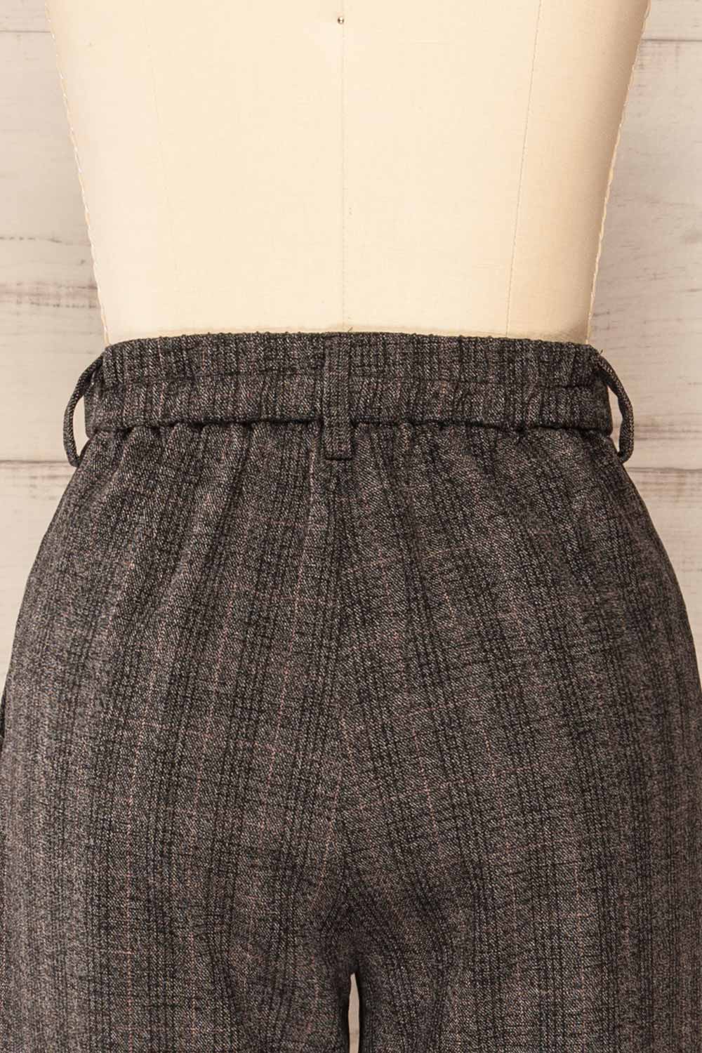 Liandrino High-Waisted Plaid Pants | La petite garçonne back close-up