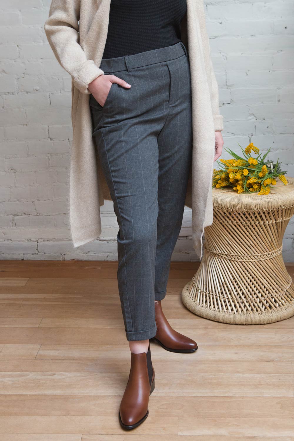 Fagerdalen Grey Straight Leg Plaid Pants | La petite garçonne model