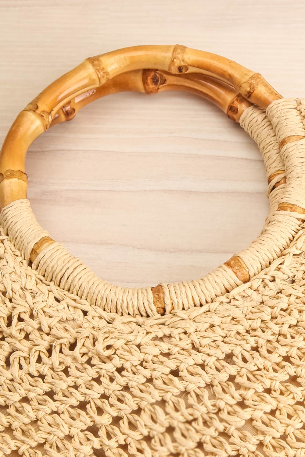 Limerick Small Beige Woven Paper Handbag handle close-up | La Petite Garçonne