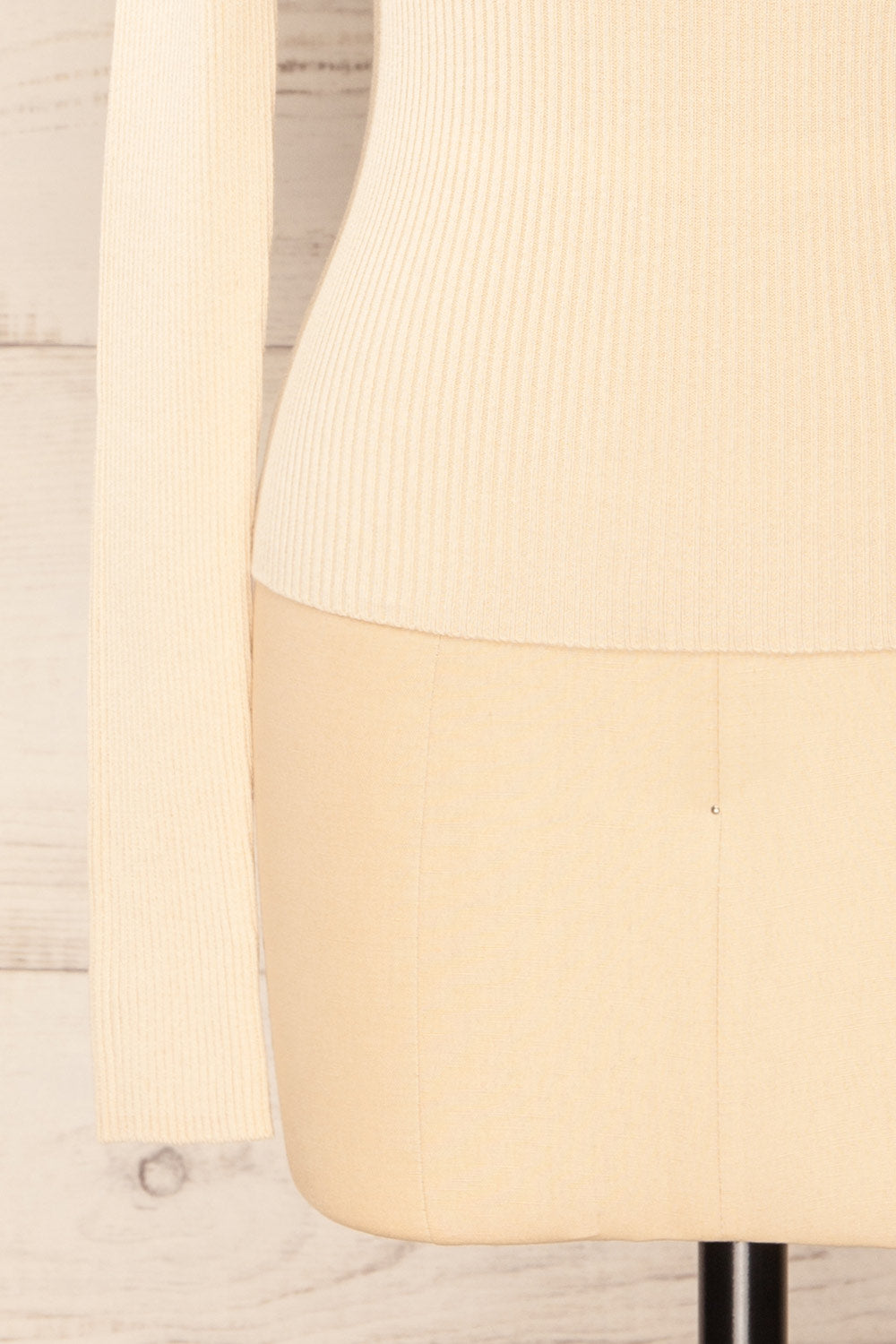 Limnaee Beige Haut Côtelé à Dos Croisé | La petite garçonne back close-up