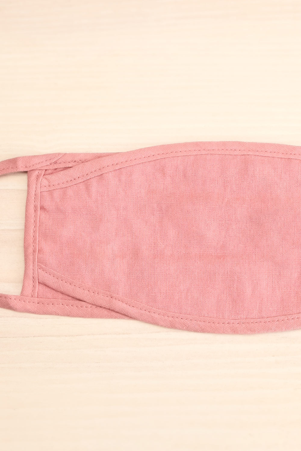 Linen Face Mask Dark Pink | La petite garçonne close-up
