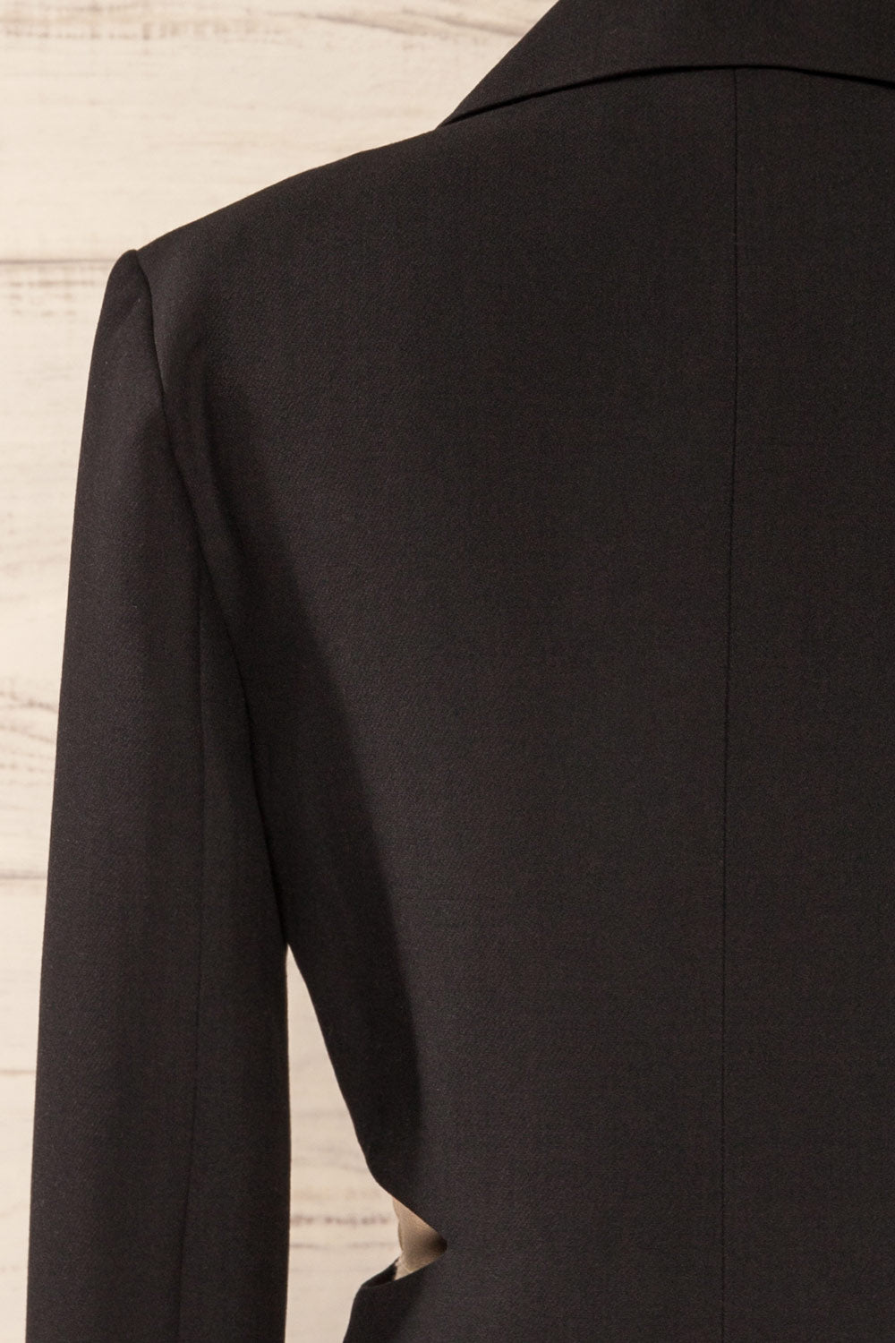 Linkoping Black | Blazer w/ Side Cut-Outs | La petite garçonne back close-up