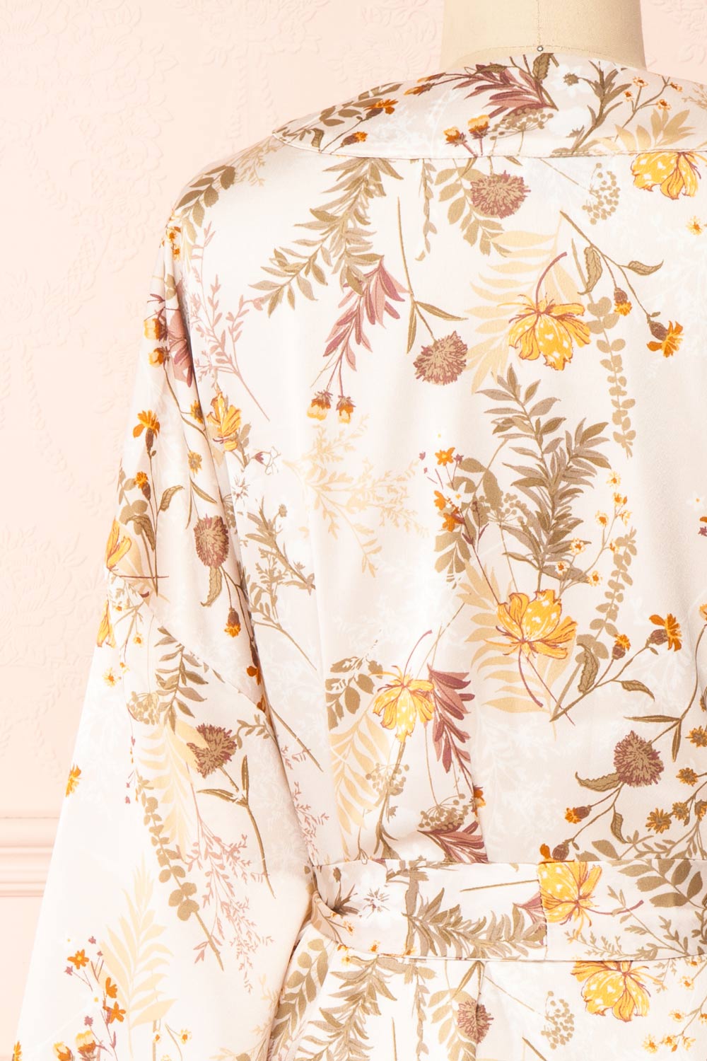 Linnea Short Floral Kimono | Boutique 1861 back close-up