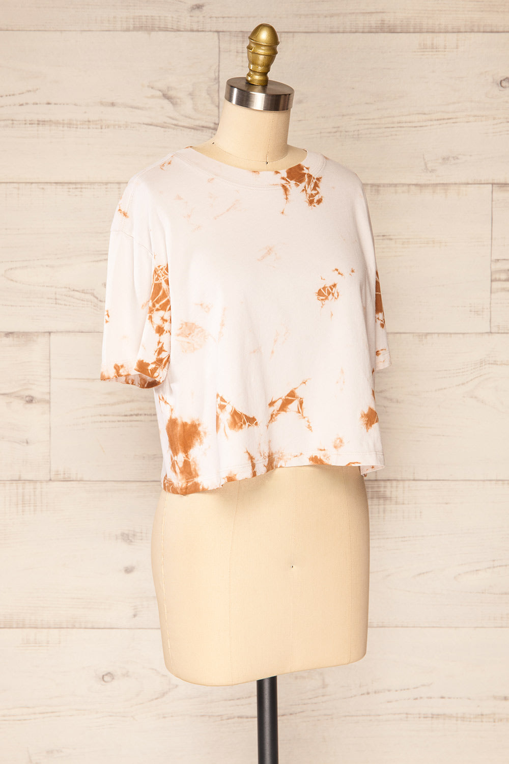 Lipik Beige Cropped Tie-Dye T-Shirt | La petite garçonne side view