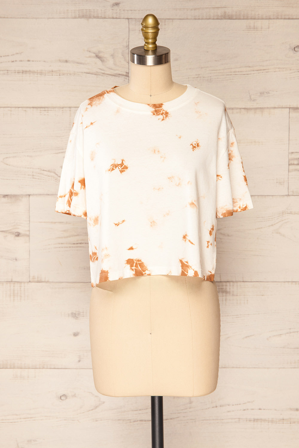 Lipik Cream Cropped Tie-Dye T-Shirt | La petite garçonne front view