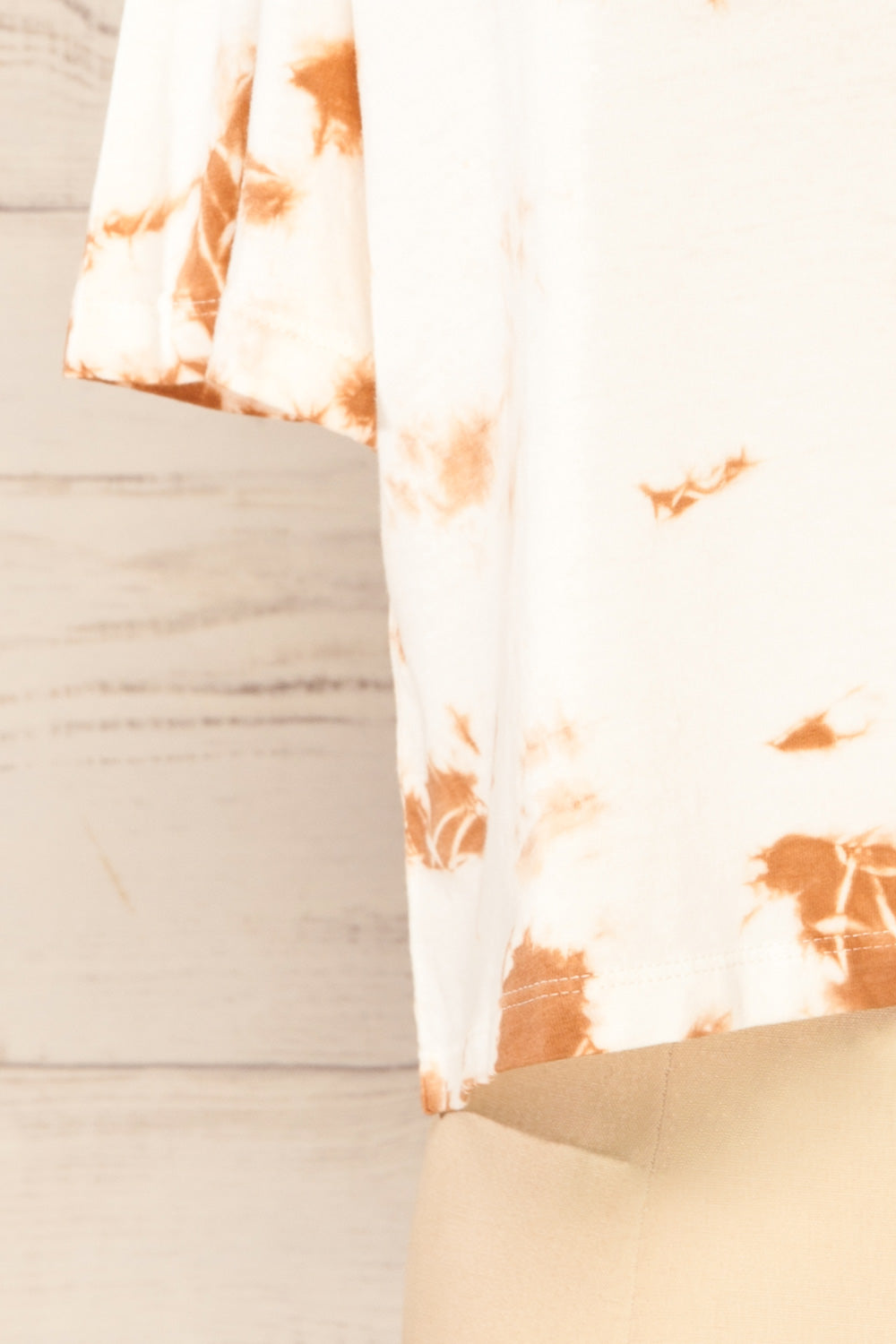 Lipik Cream Cropped Tie-Dye T-Shirt | La petite garçonne bottom