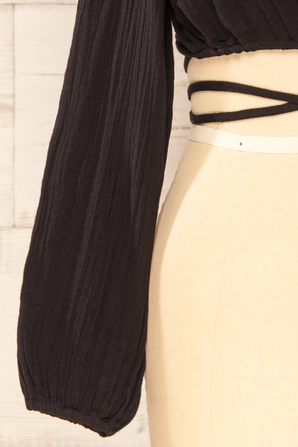 Lormont Black Waist Tie Crop Top | La petite garçonne bottom