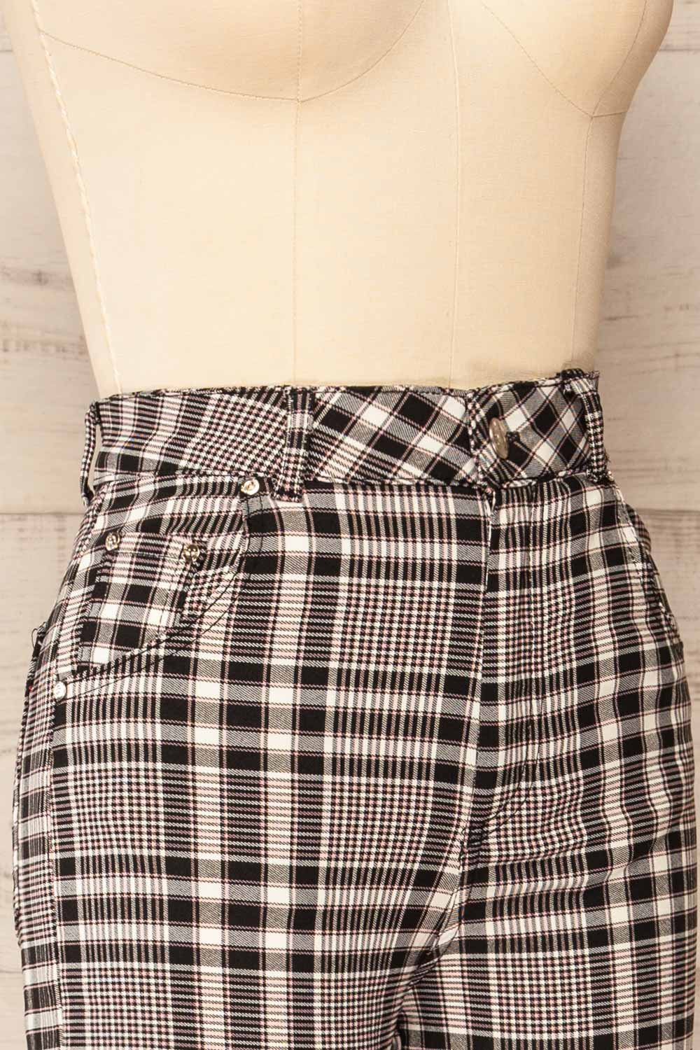 Lugo Fitted Plaid Straight Leg Pants | La petite garçonne side close-up