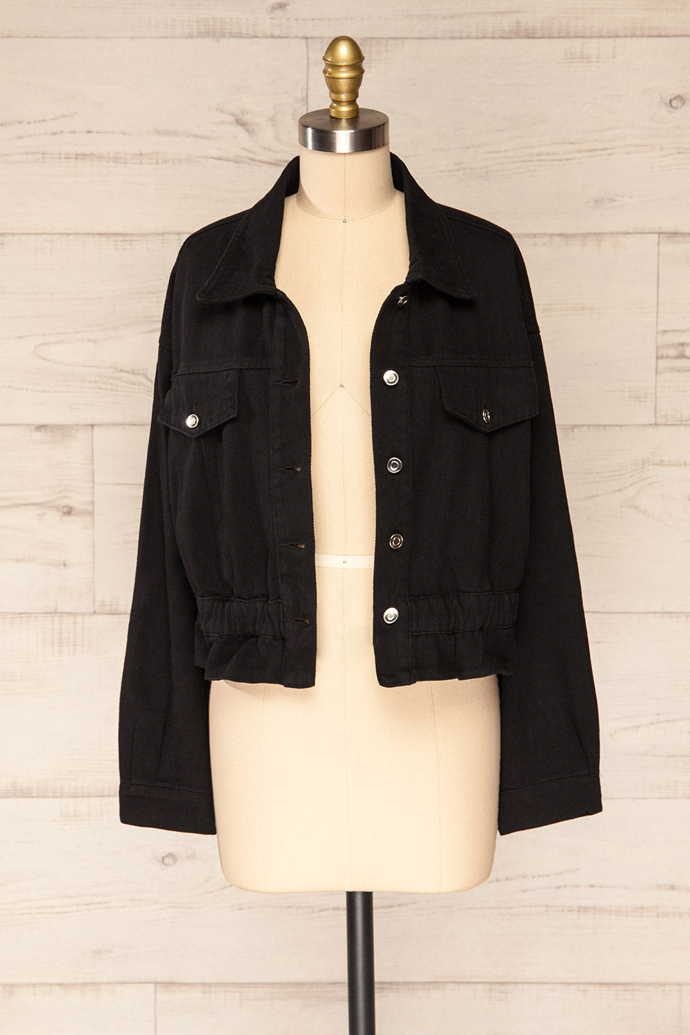Luokta Black Cropped Jean Jacket | La petite garçonne open front view