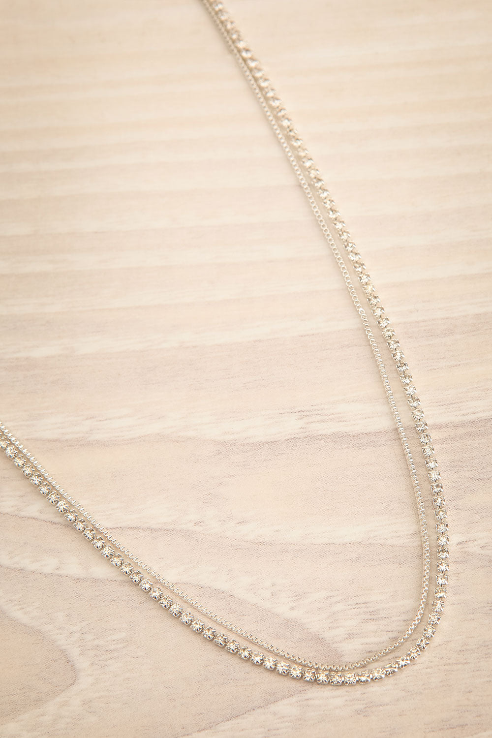 Maav Silver 2-in-1 Minimalist Necklace | La petite garçonne flat view