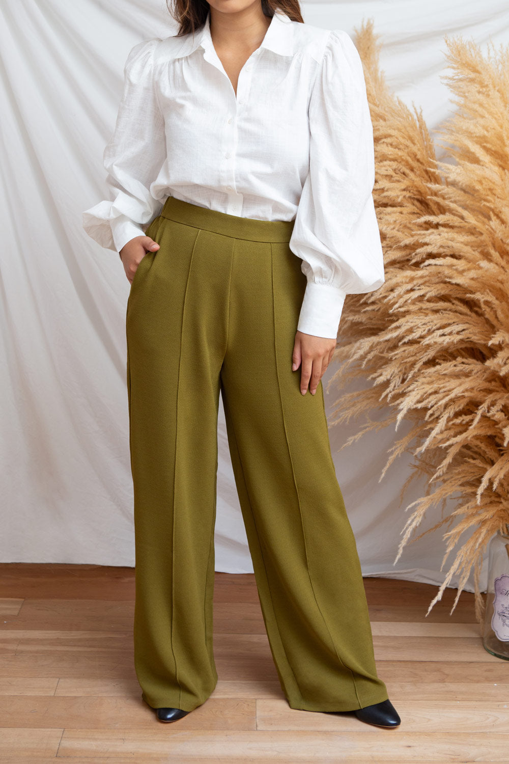 Devesa Beige Wide Leg Pants w/ Pockets | La petite garçonne model