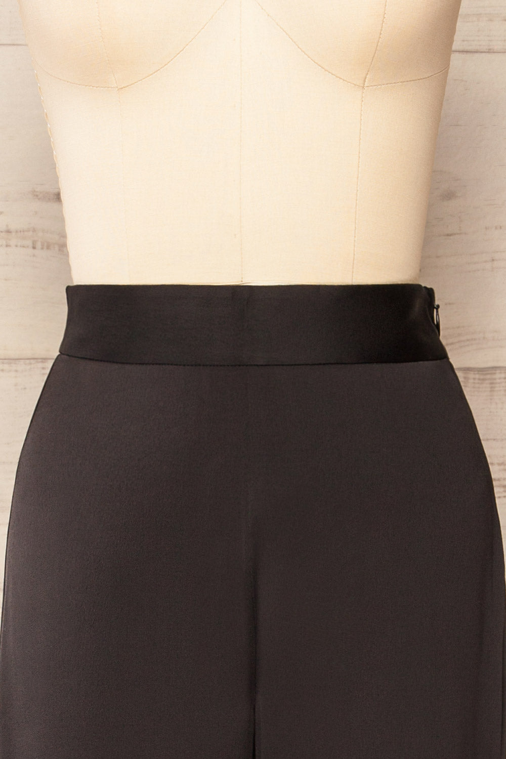 Majadahonda Pantalon Taille Haute à Jambe Large | La petite garçonne front close-up