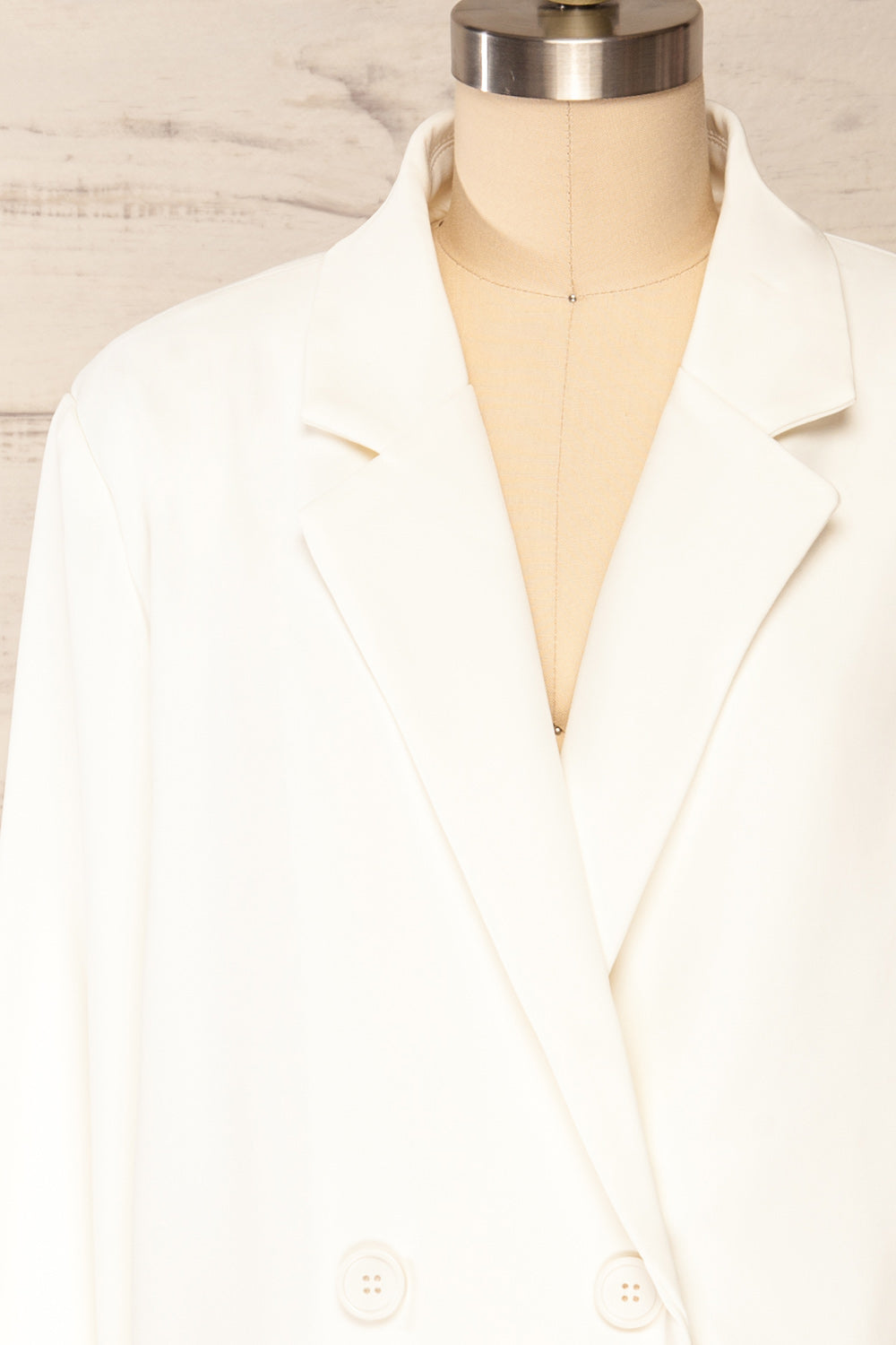 Marousi White Oversized Blazer | La petite garçonne front close up