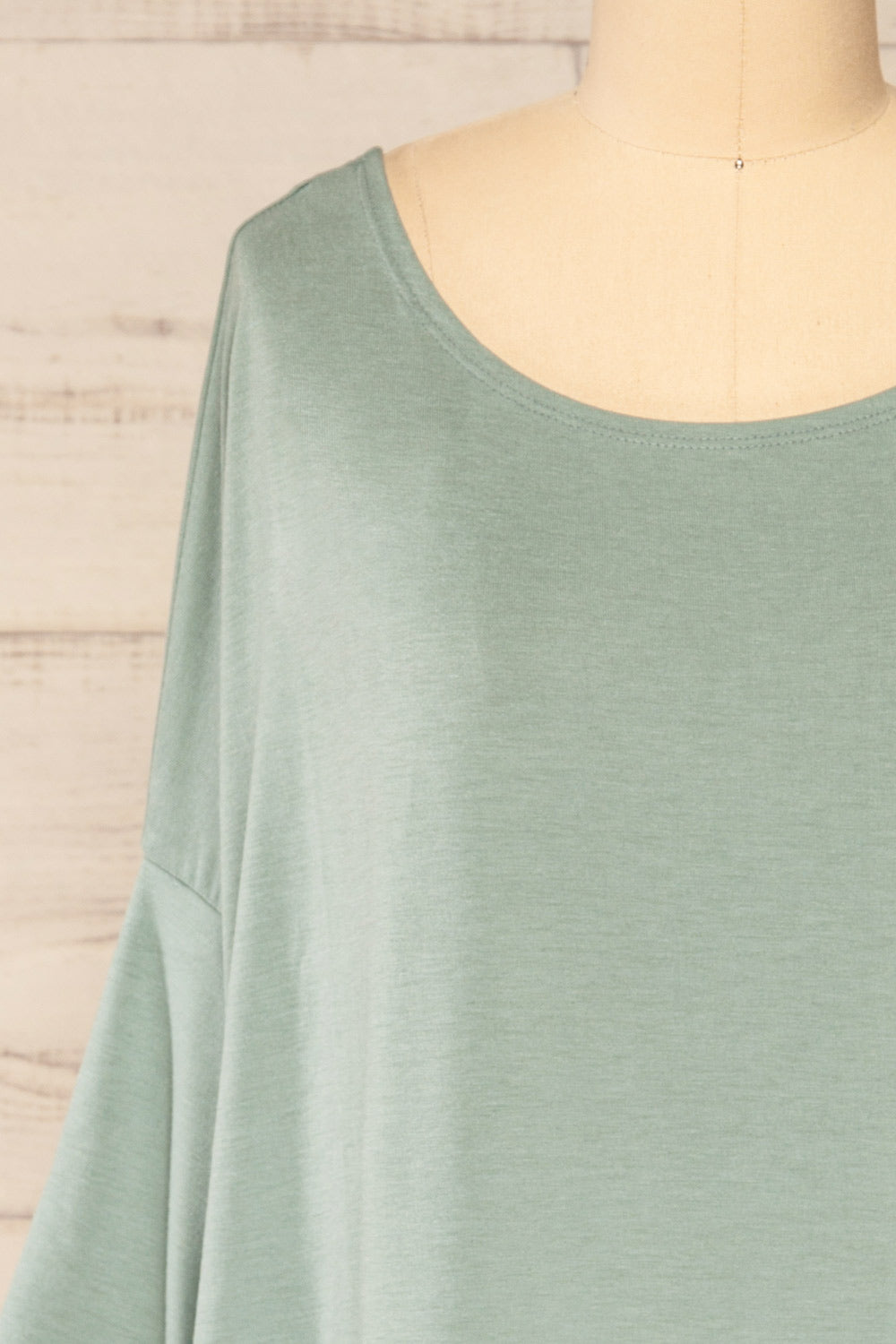 Marthine Sage Oversized Tunic Top w/ Pockets | La petite garçonne front close-up