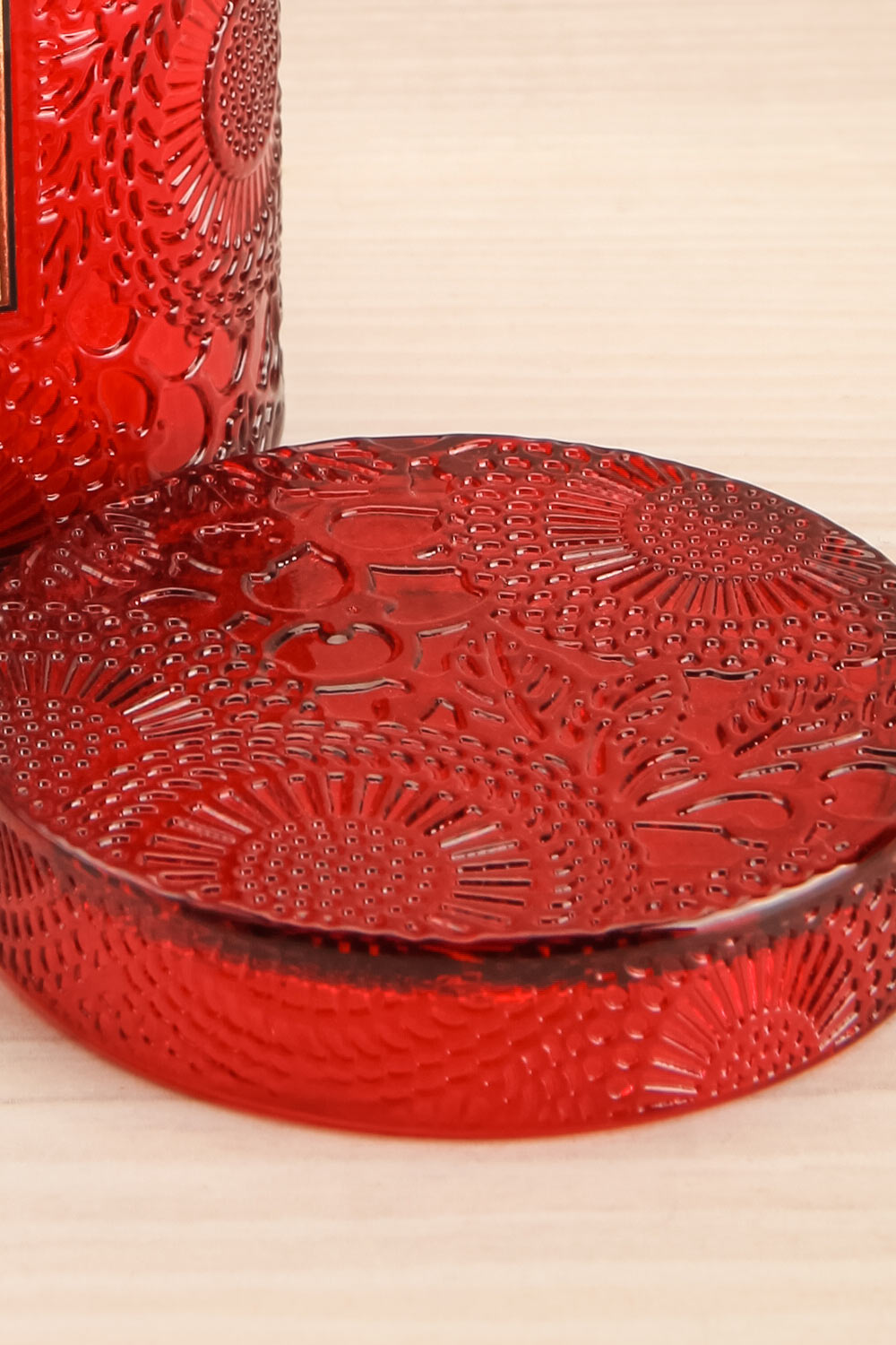 Medium Jar Candle Goji Tarocco Orange | Voluspa | La petite garçonne lid close-up