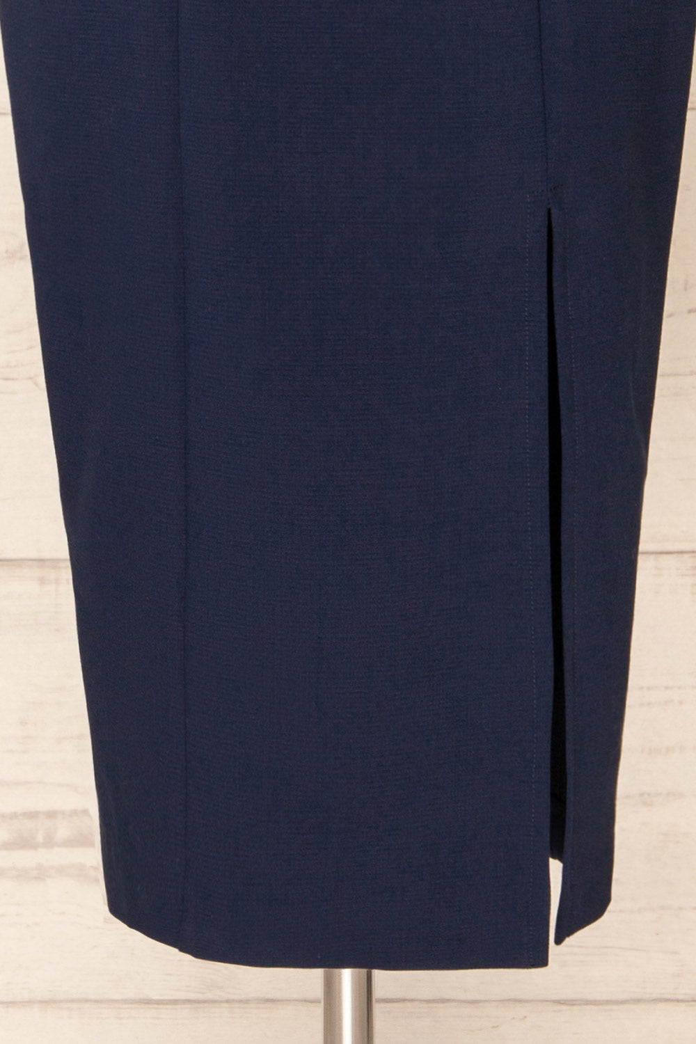 Miira Navy Fitted Midi Dress w/ Sweetheart Neckline | La petite garçonne bottom