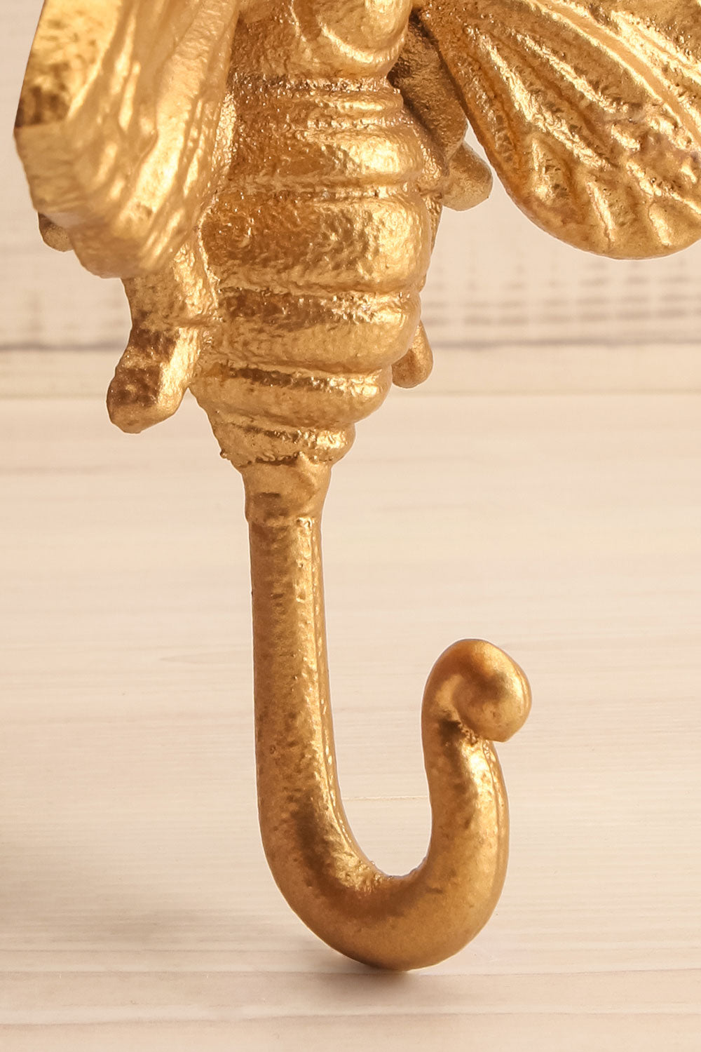 Milacek Honeybee Wall Hook | Maison garçonne close-up