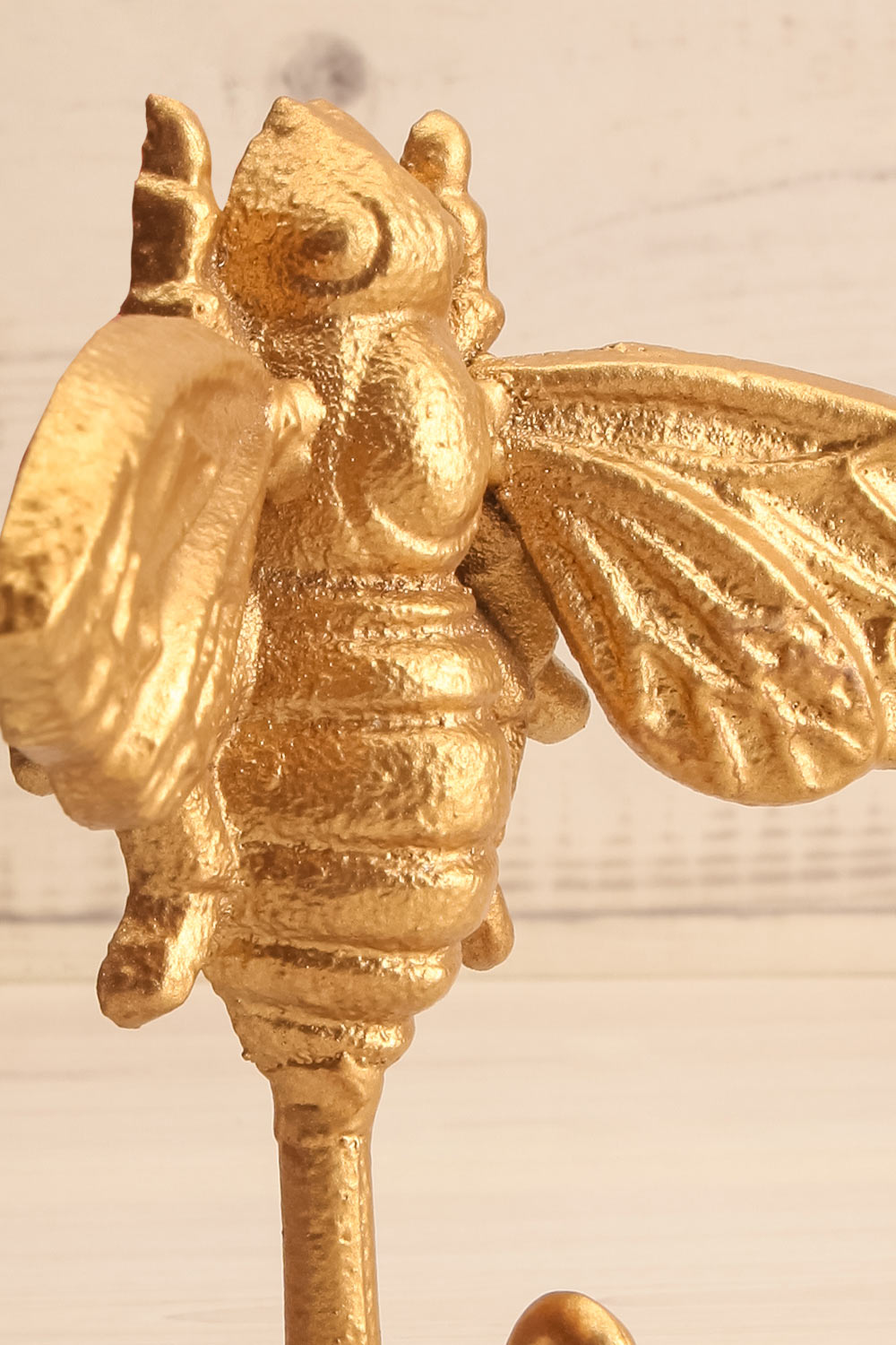 Milacek Honeybee Wall Hook | Maison garçonne side close-up