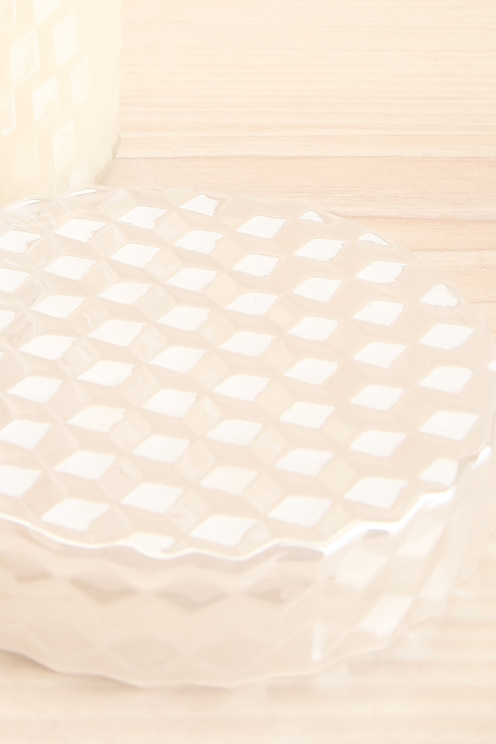 Large Textured Candle Milk Rose | La petite garçonne lid close-up