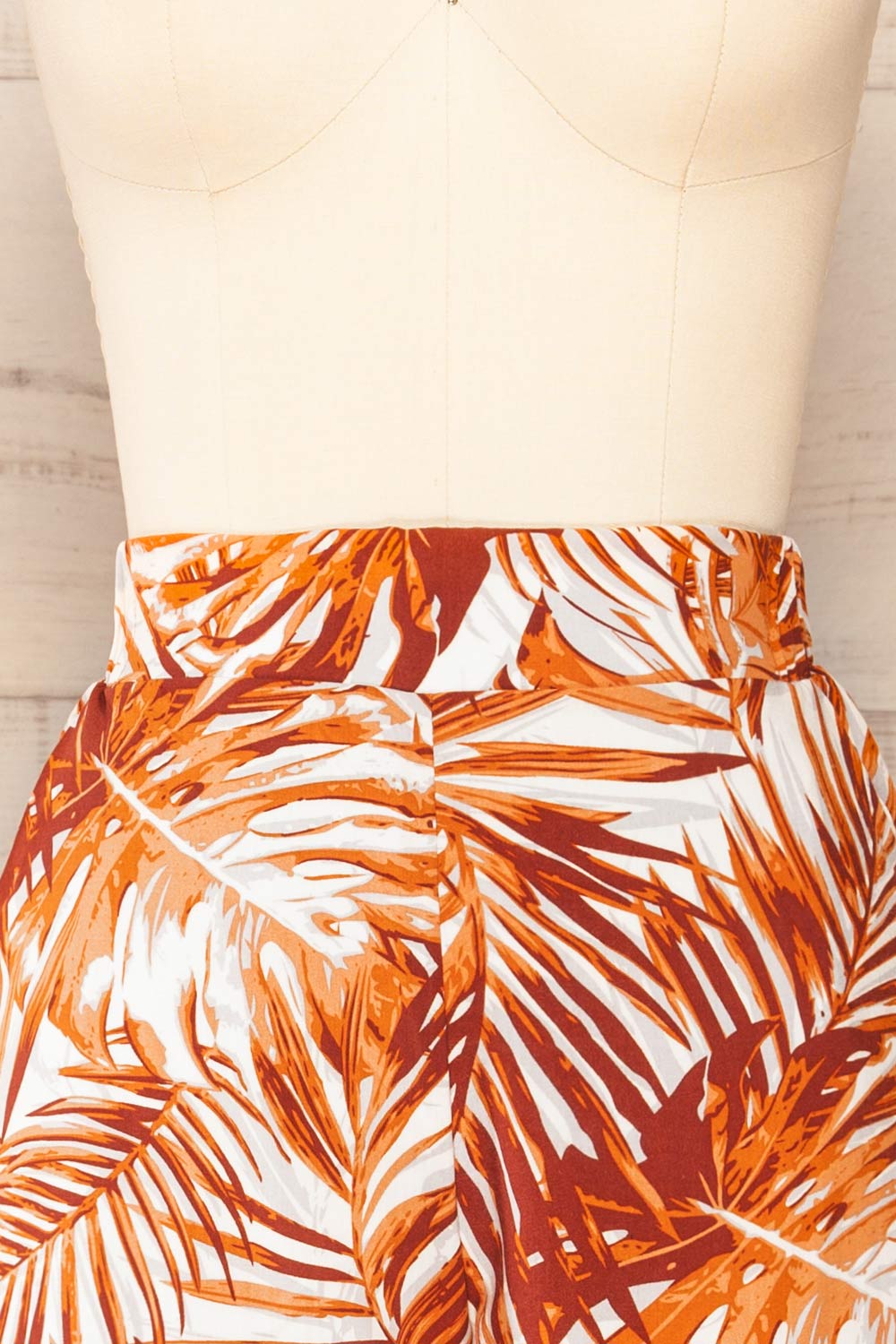 Mimy Leaves High Waist Wide Leg 3/4 Pants | La petite garçonne front close-up