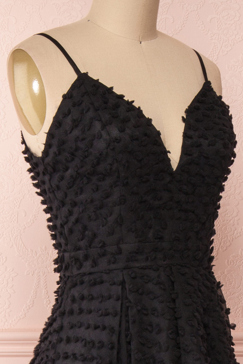 Minjee Black Maxi Dress | Robe Longue | Boutique 1861 side close-up