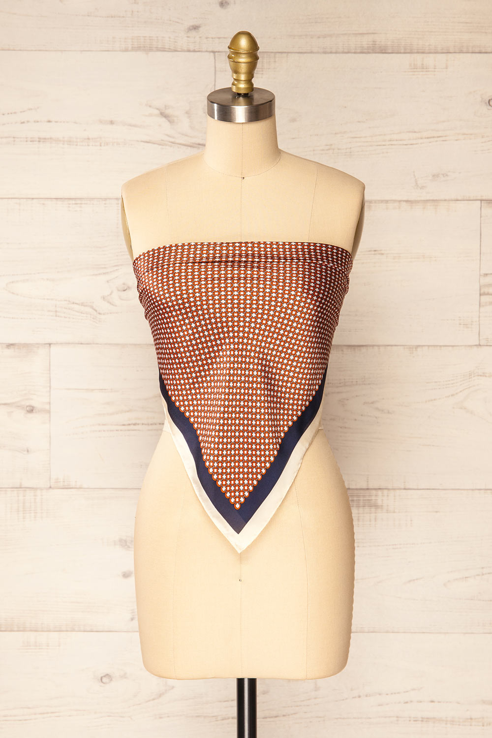 Mississauga Red & Navy Patterned Satin Scarf | La petite garçonne top view