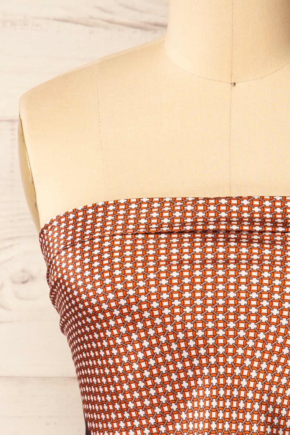 Mississauga Red & Navy Patterned Satin Scarf | La petite garçonne top close-up