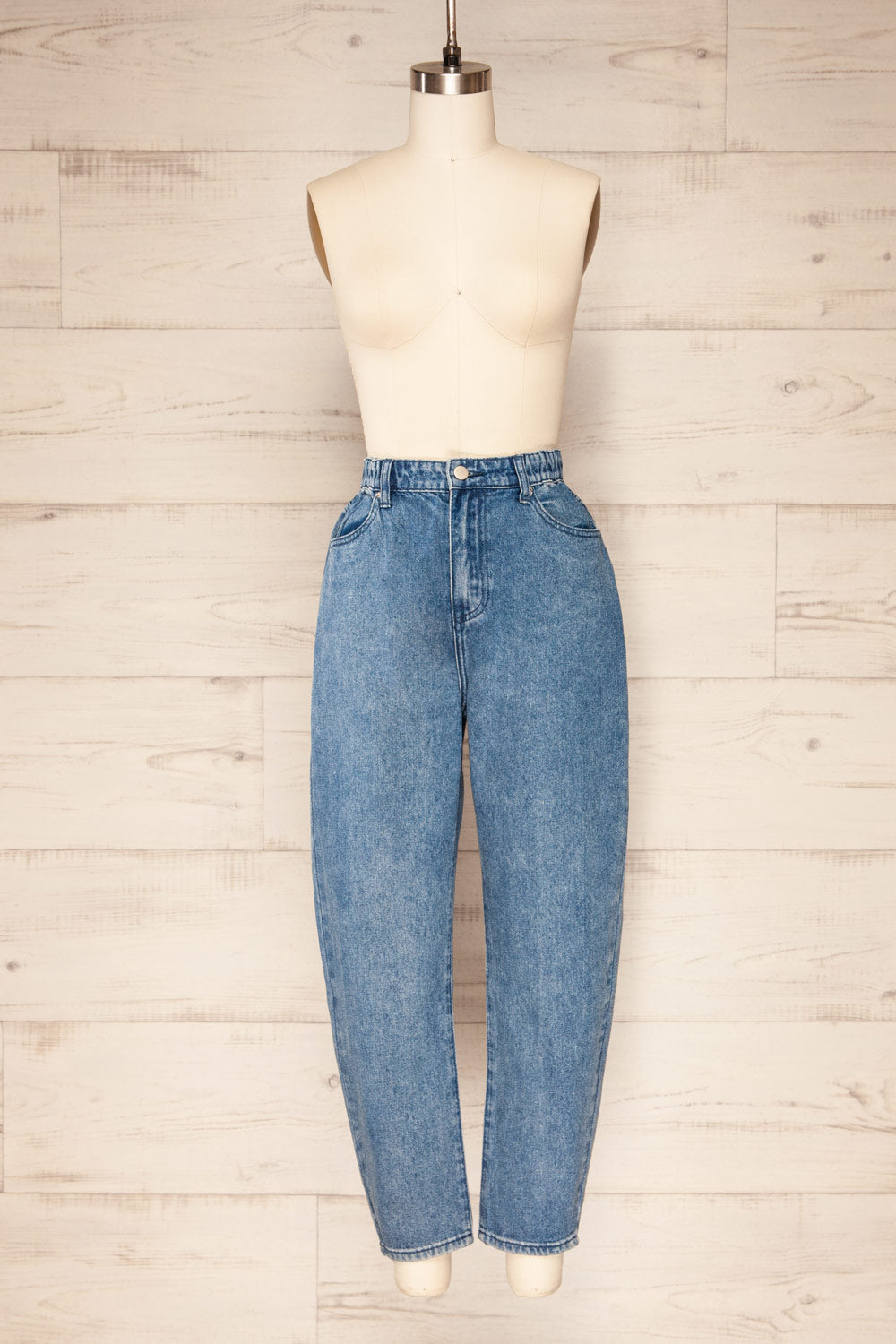 Mokrutan Blue High Waisted Mom Jeans | La petite garçonne front view