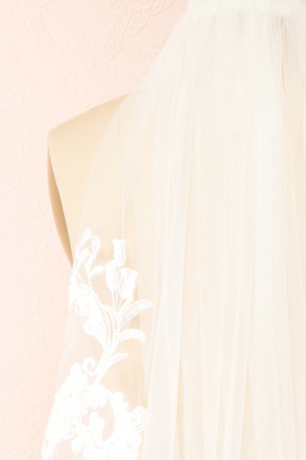 Monoceros Ivory | Mesh Wedding Veil w/ Lace Detail