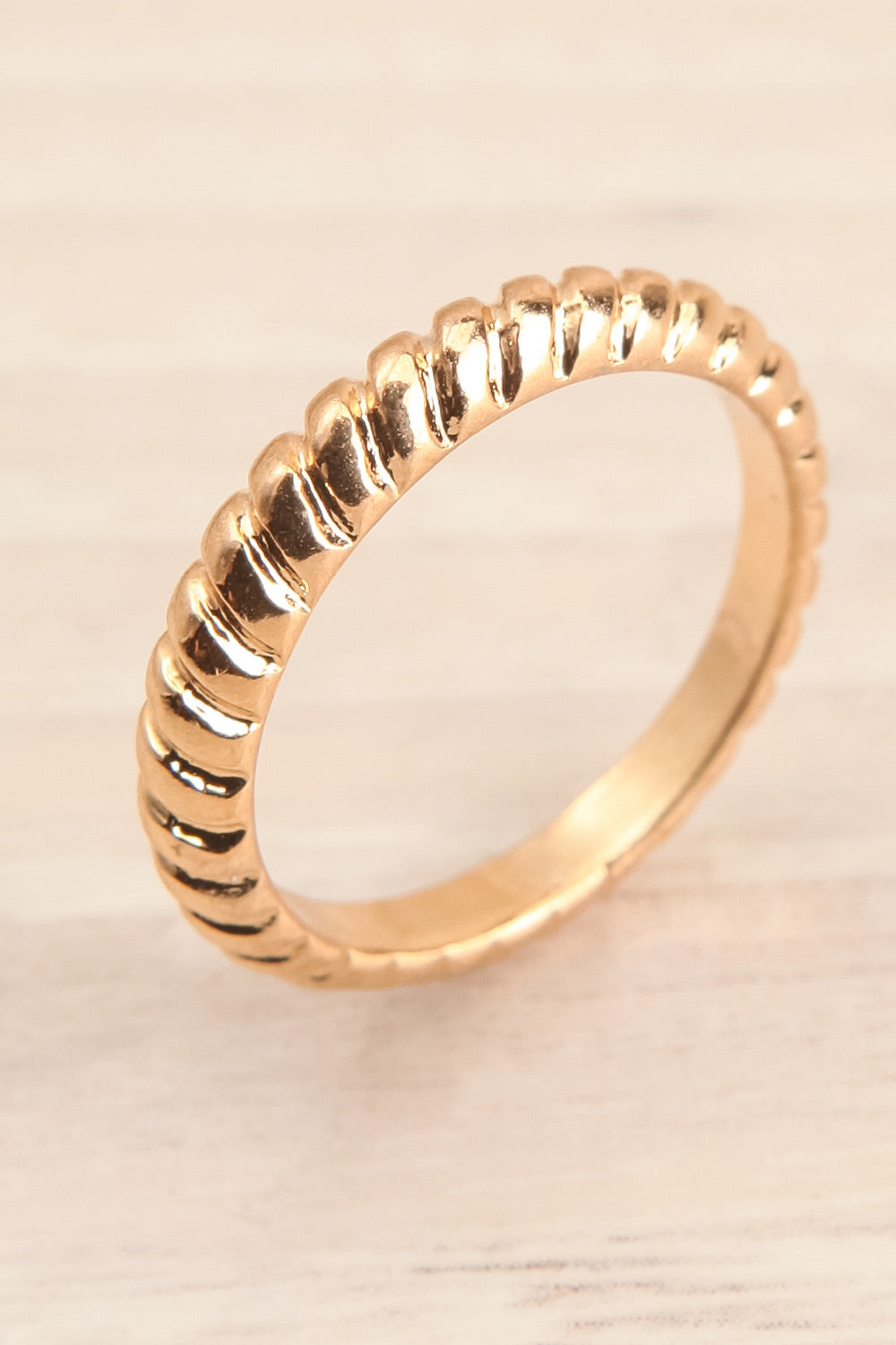 Mosgiel Gold Set of 7 Stackable Minimalist Rings | La petite garçonne ripple close-up