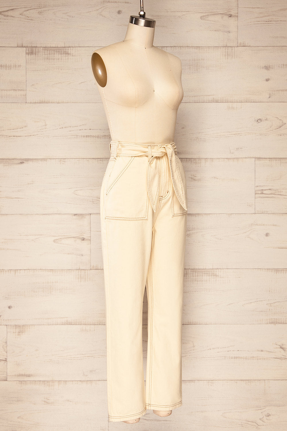 Mostoles High-Waisted Beige Denim Pants w/ Belt | La petite garçonne side view