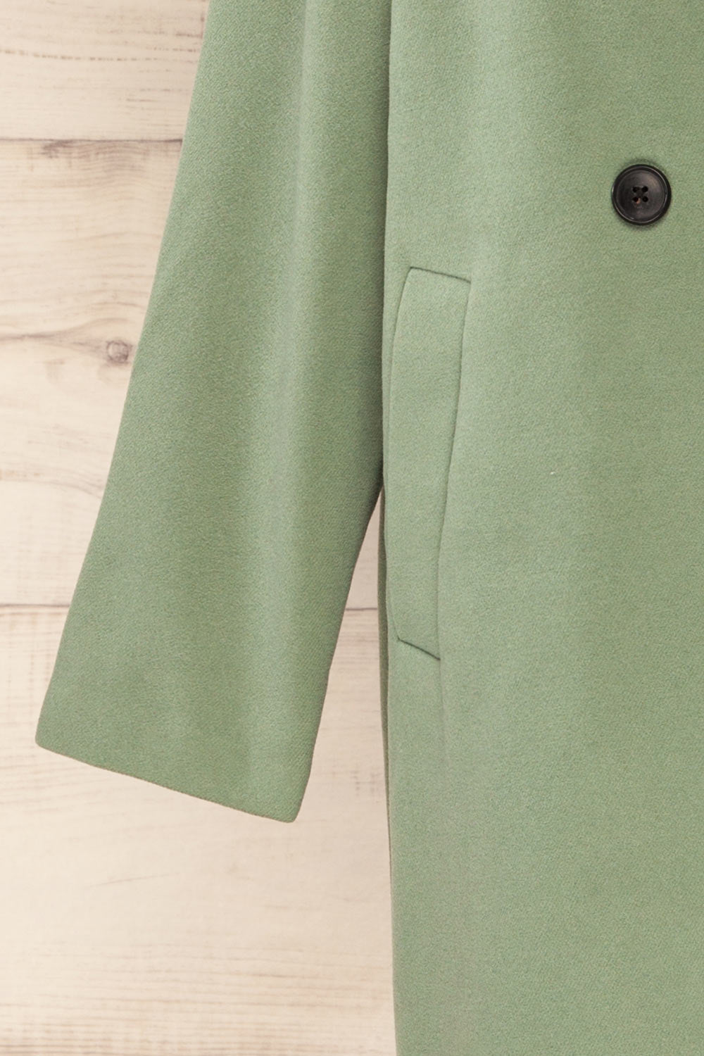 Nahaven Sage Buttoned Trench Coat | La petite garçonne sleeve