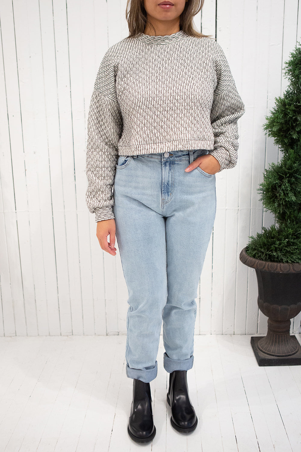 Newtownabbey White Long Sleeve Sweater | La petite garçonne