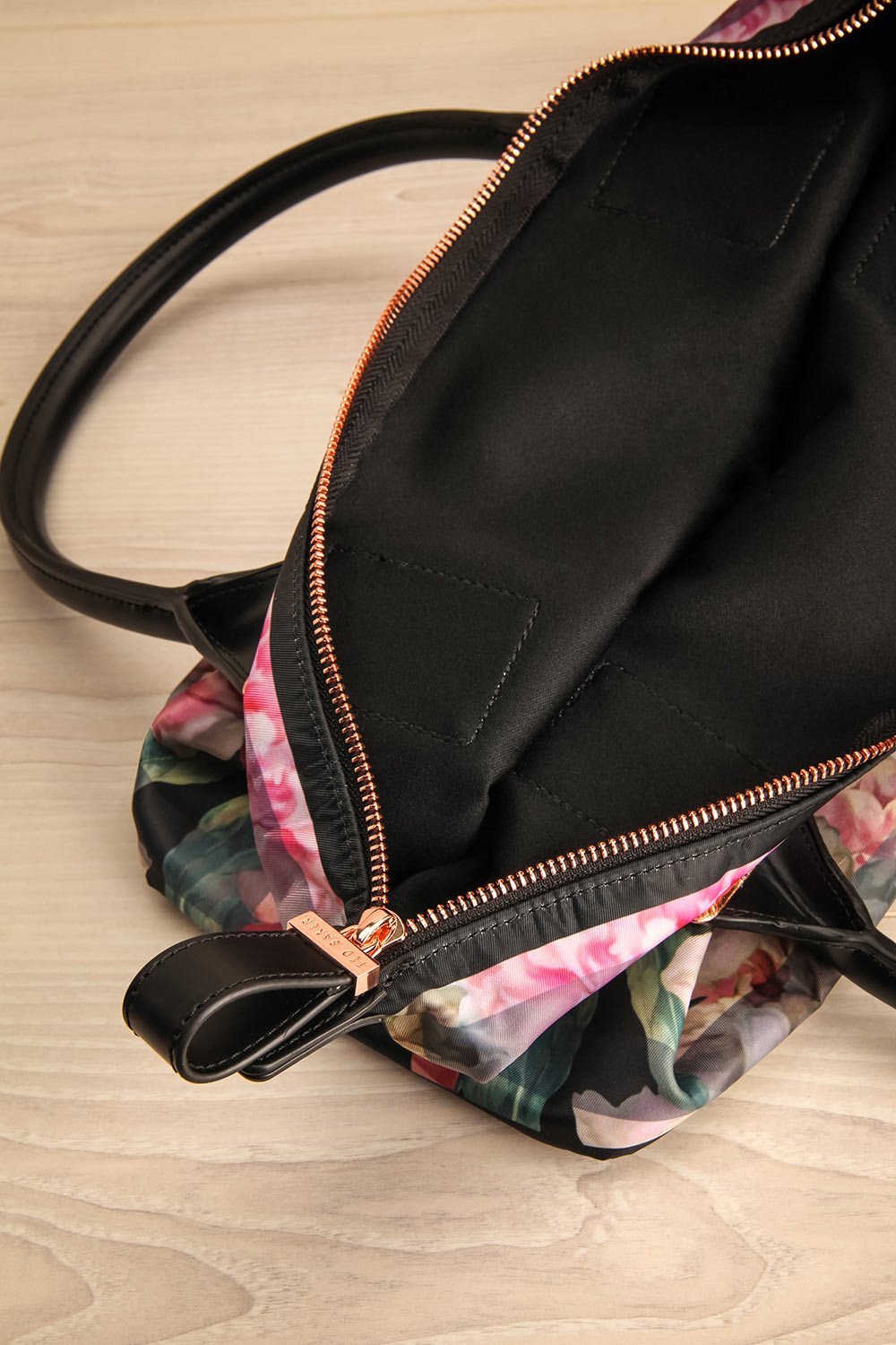 Nisha Ivory Floral Ted Baker Tote Bag inside view | La Petite Garçonne Chpt. 2 6